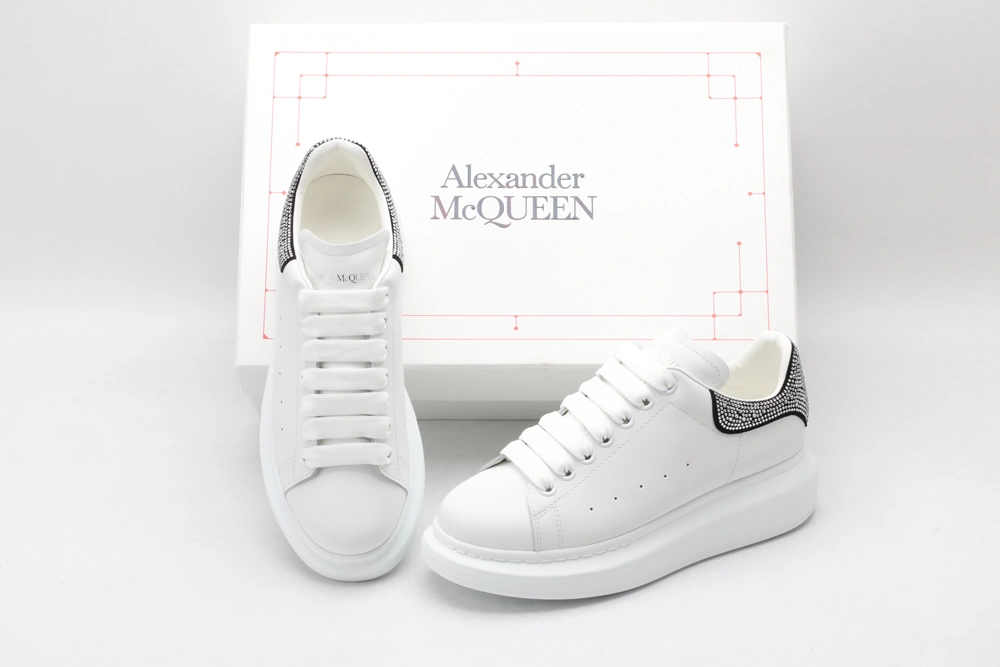 A*exander M*queen Sneaker TimelessDesign 3245