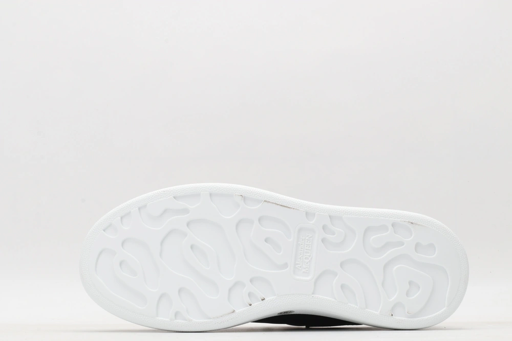 Packable A*exander M*queen Sneaker 3330
