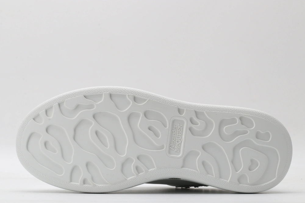 Stylish A*exander M*queen Sneaker 3271