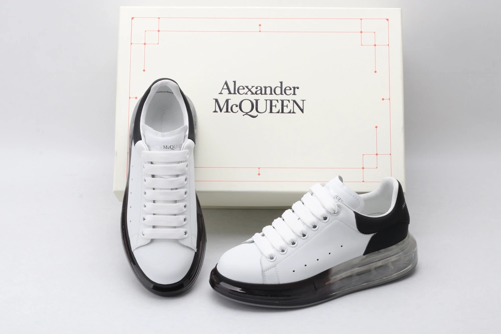 NewStyle A*exander M*queen Sneaker 3243