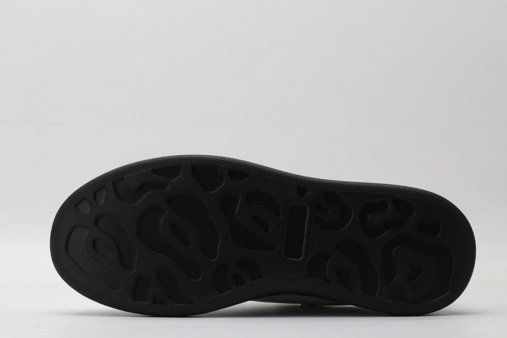 WellDesigned A*exander M*queen Sneaker 3217