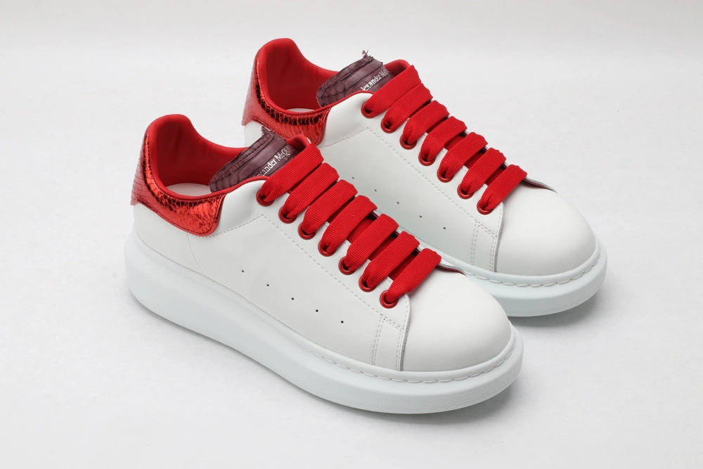 Comfortable A*exander M*queen Sneaker 3301