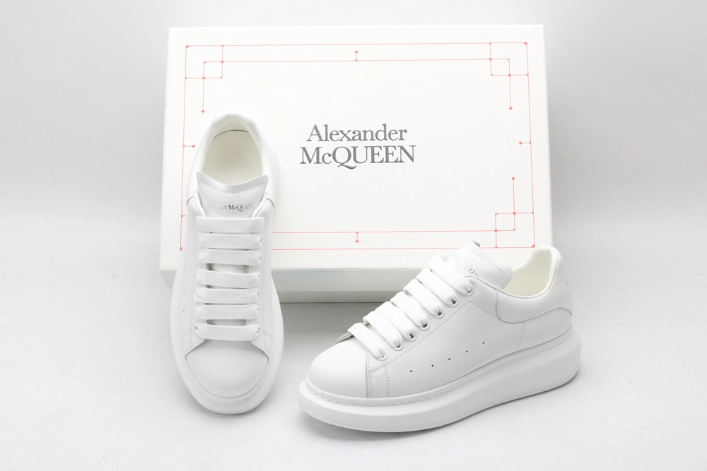 A*exander M*queen Sneaker DailyWear 3327