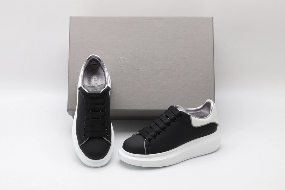 A*exander M*queen Sneaker SoftTouch 3270