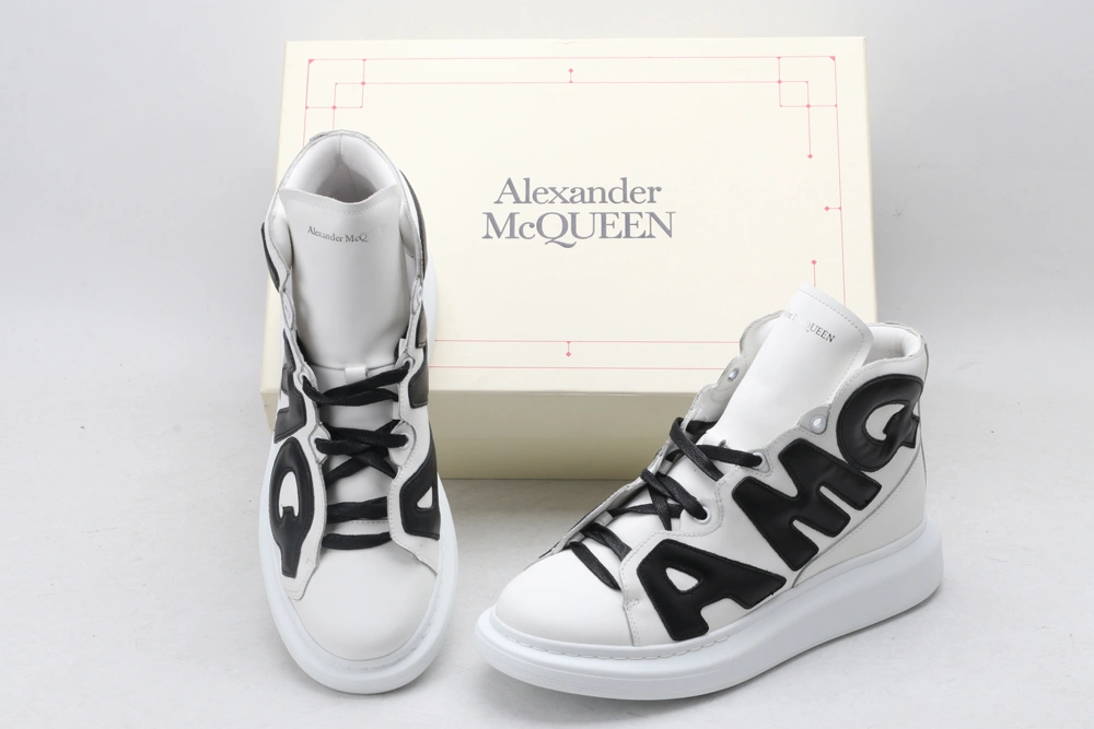 Original A*exander M*queen Sneaker 3263