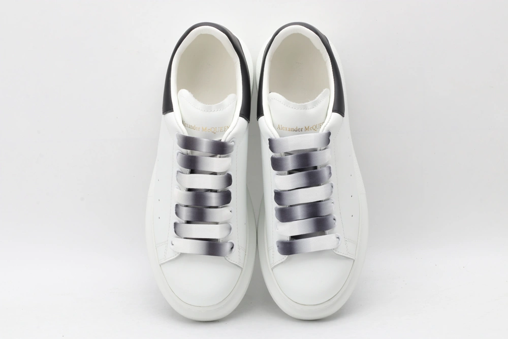 A*exander M*queen Sneaker Lightweight 3303