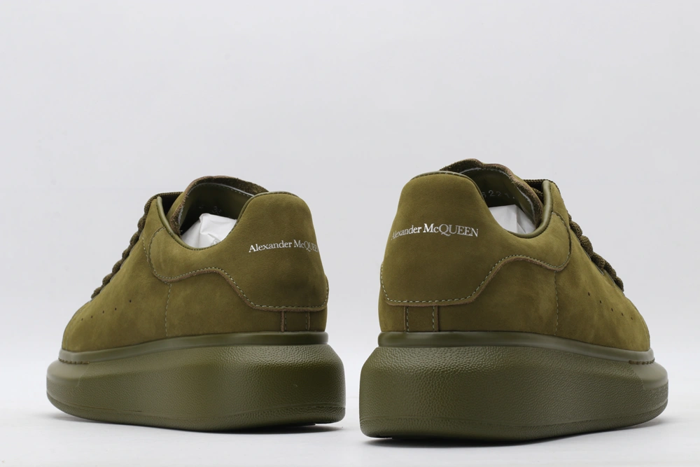Compact A*exander M*queen Sneaker 3228