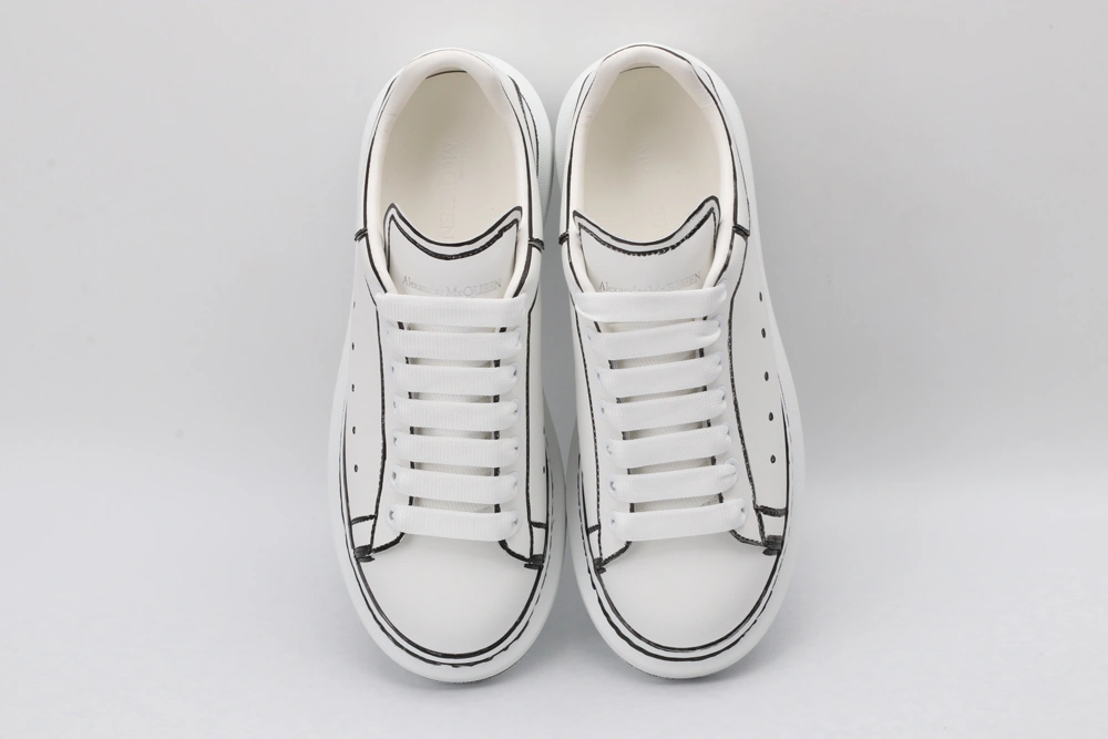 Snug A*exander M*queen Sneaker 3349