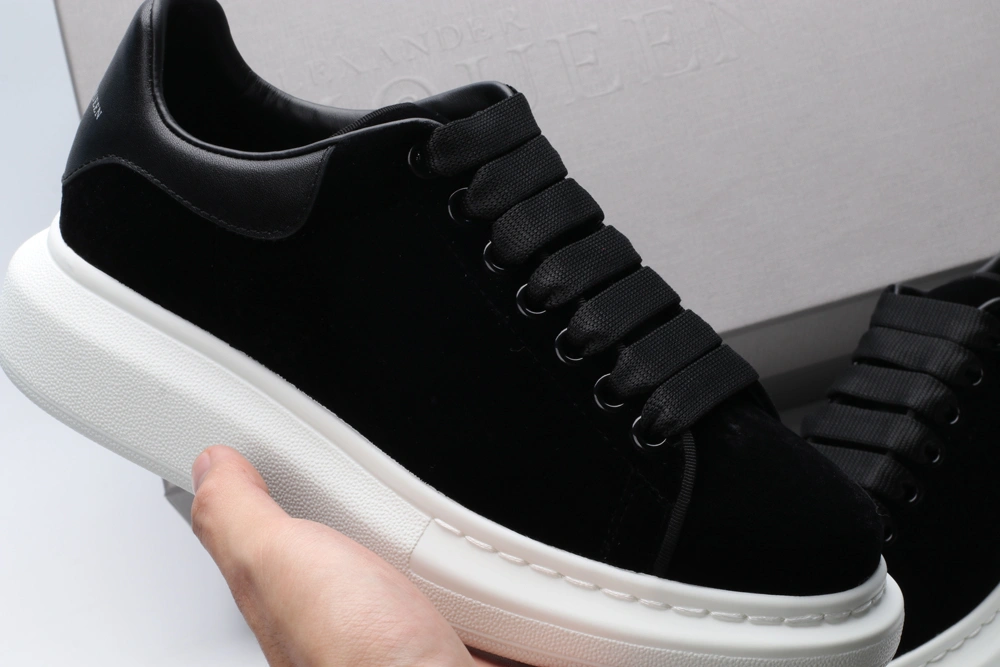A*exander M*queen Sneaker Functional 3269