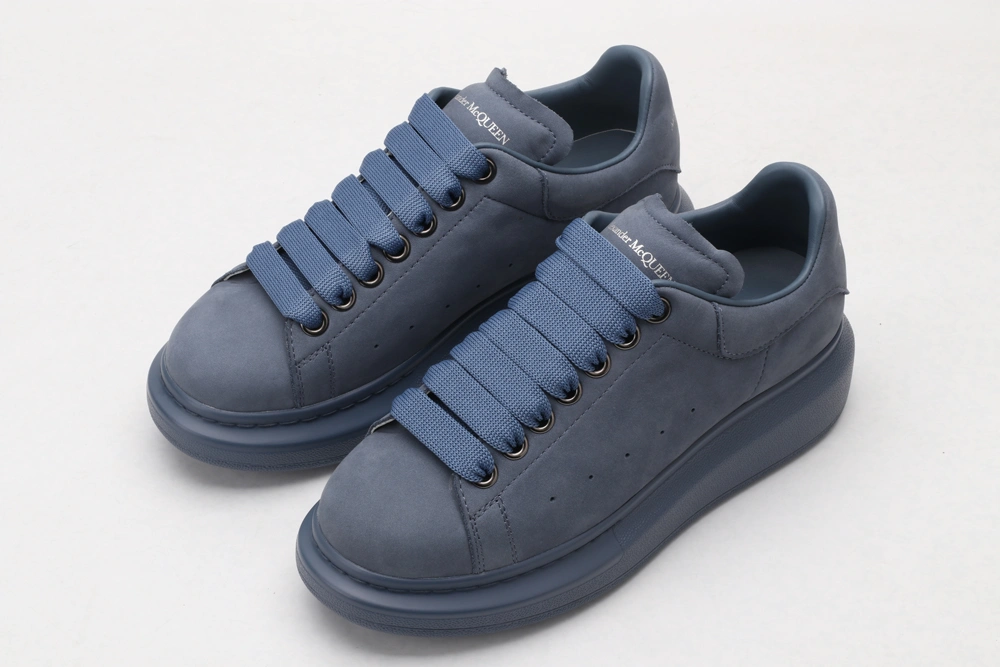 Vibrant A*exander M*queen Sneaker 3232