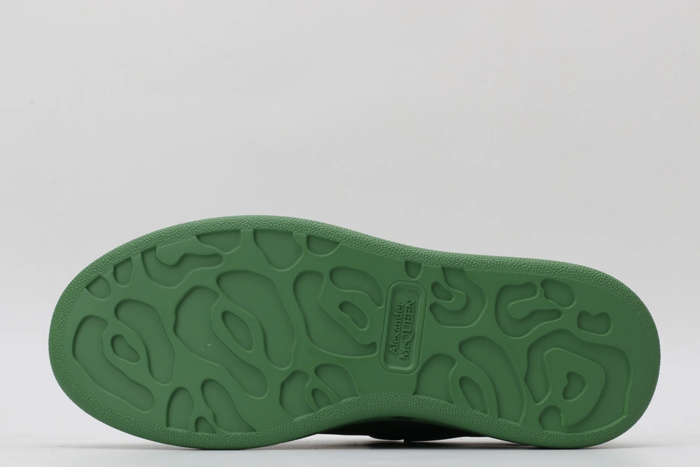 A*exander M*queen Sneaker Timeless 3358