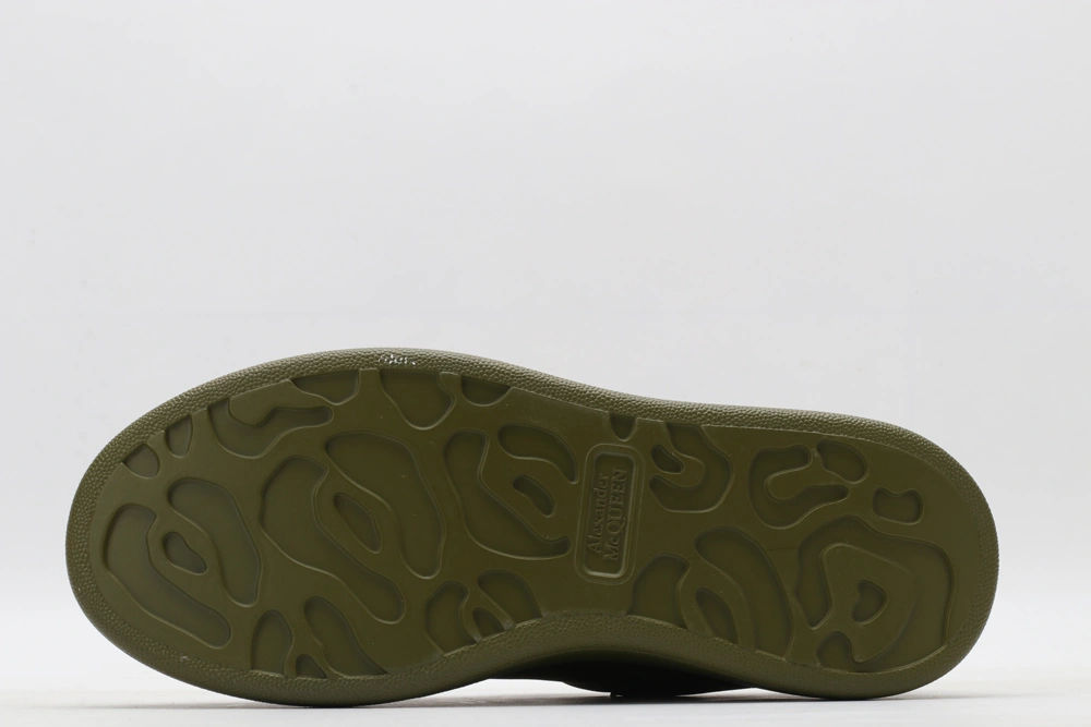 Compact A*exander M*queen Sneaker 3228