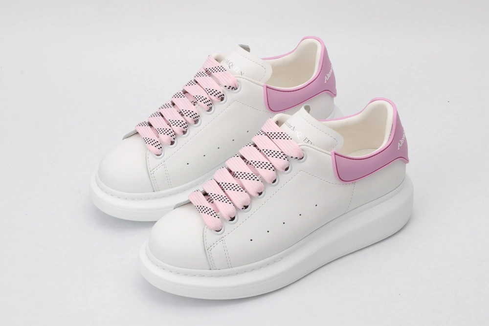 Cozy A*exander M*queen Sneaker 3352