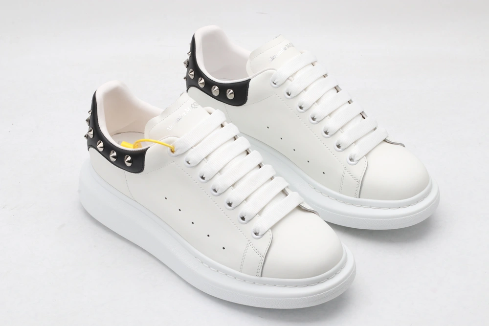 TechFriendly A*exander M*queen Sneaker 3262