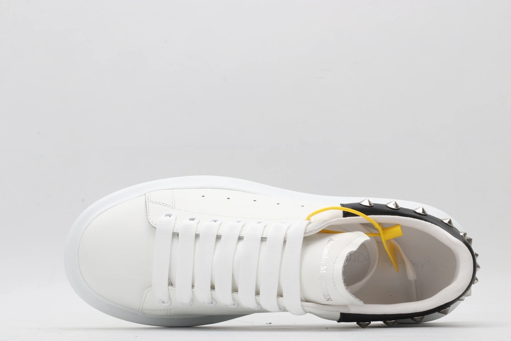 TechFriendly A*exander M*queen Sneaker 3262