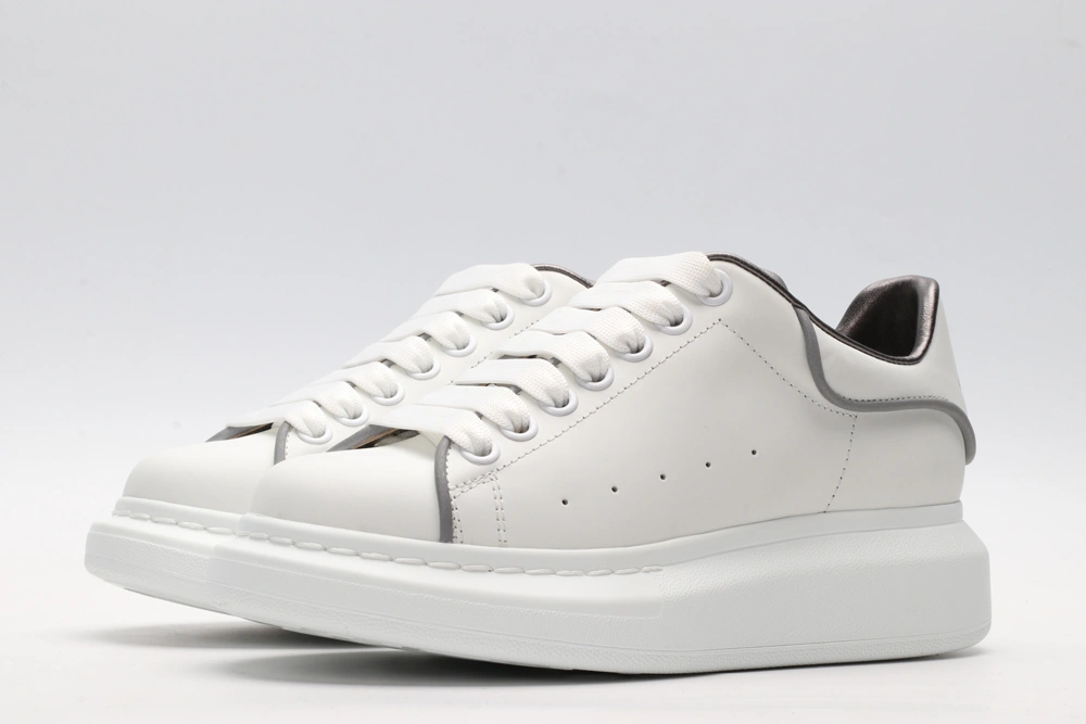 A*exander M*queen Sneaker RelaxedFit 3290