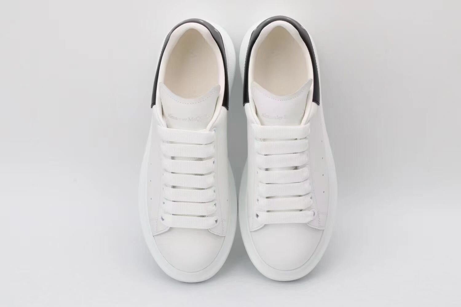 A*exander M*queen Sneaker Bold 3211