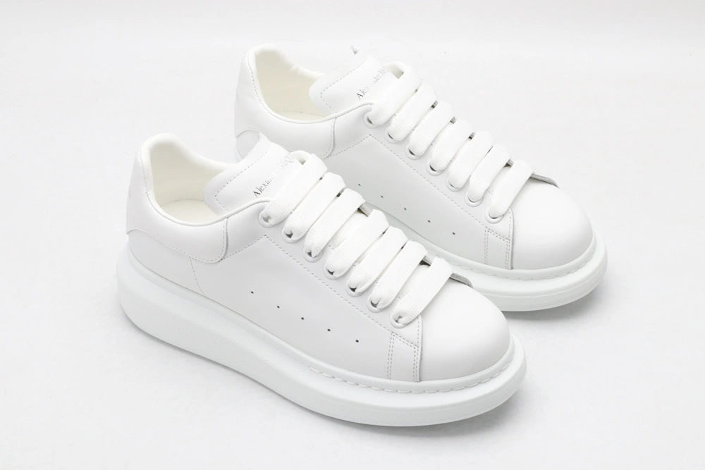 A*exander M*queen Sneaker DailyWear 3327