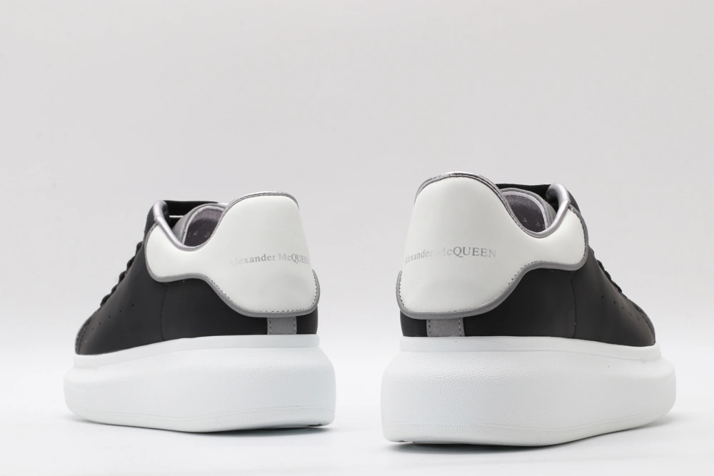 A*exander M*queen Sneaker SoftTouch 3270
