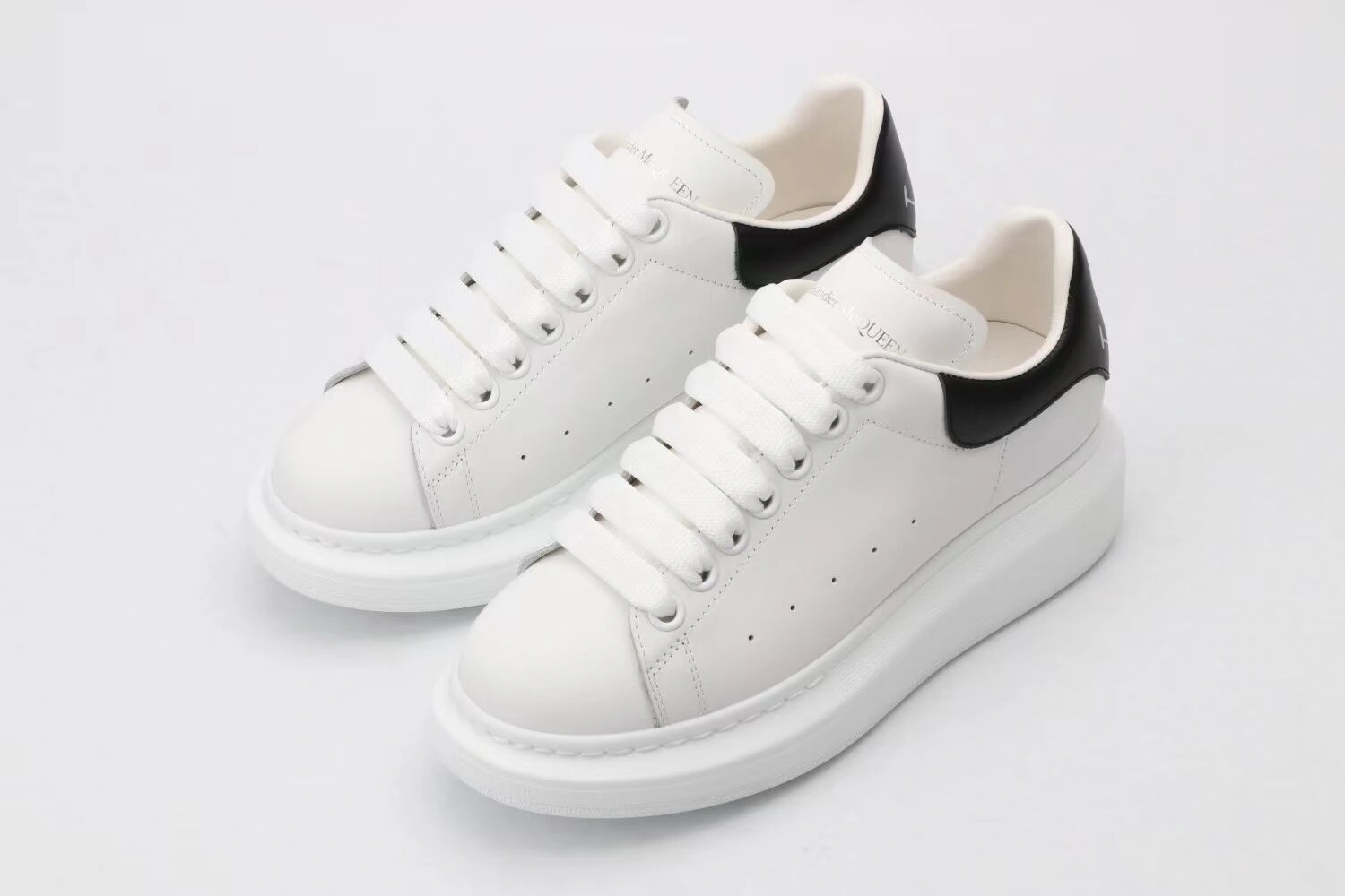 A*exander M*queen Sneaker Bold 3211