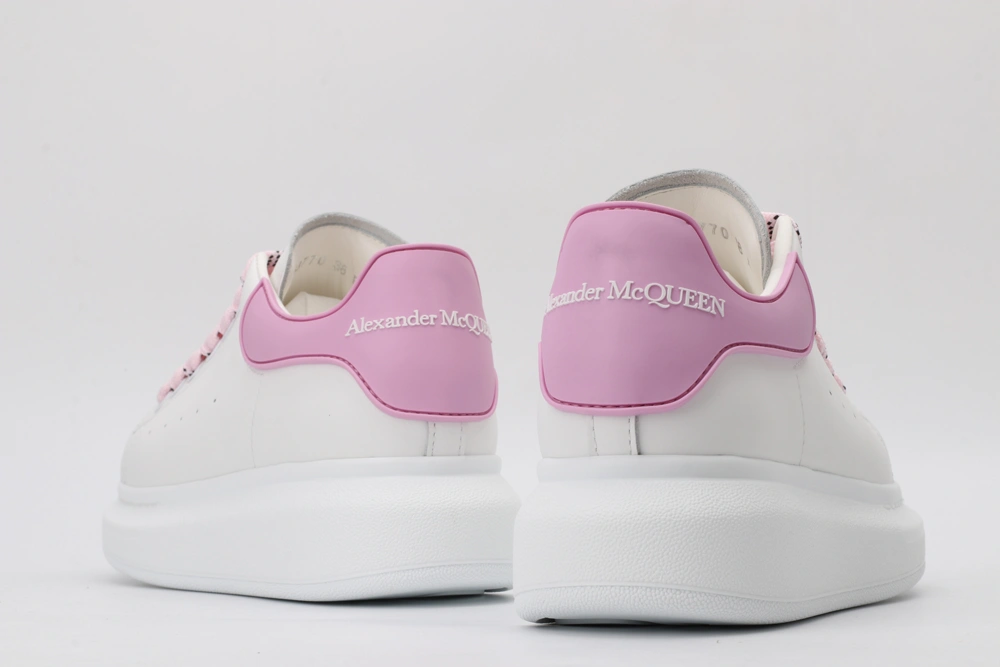Cozy A*exander M*queen Sneaker 3352