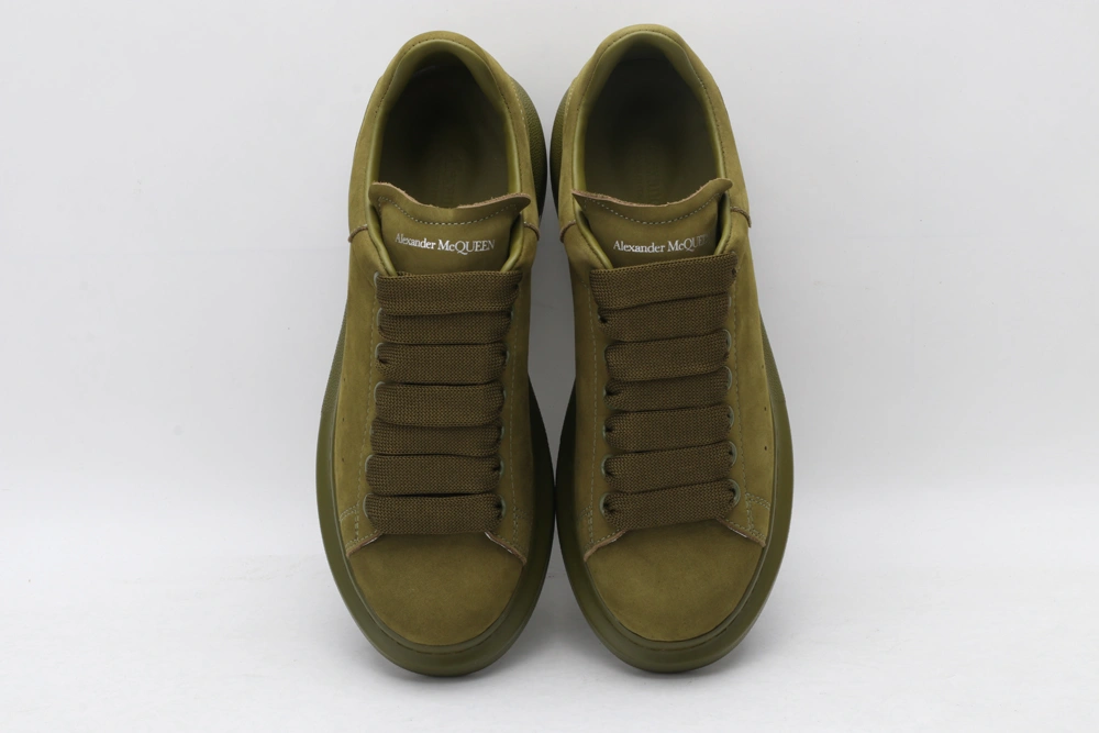 Compact A*exander M*queen Sneaker 3228