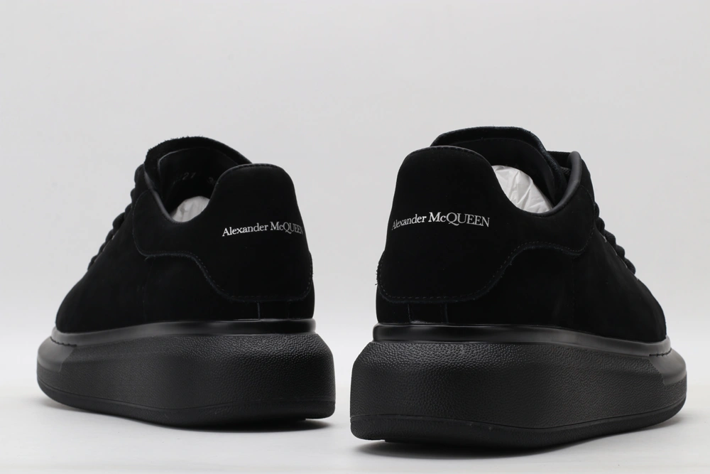 Comfortable A*exander M*queen Sneaker 3287