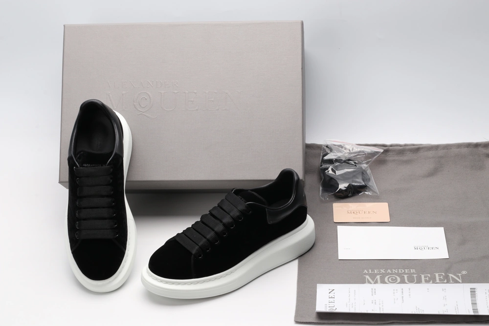 A*exander M*queen Sneaker Functional 3269