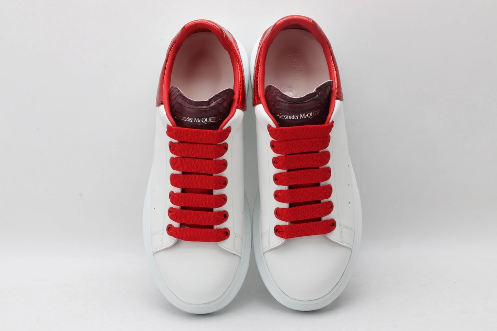 Comfortable A*exander M*queen Sneaker 3301