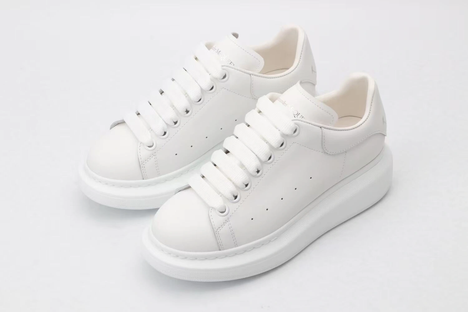 Fashionable A*exander M*queen Sneaker 3212