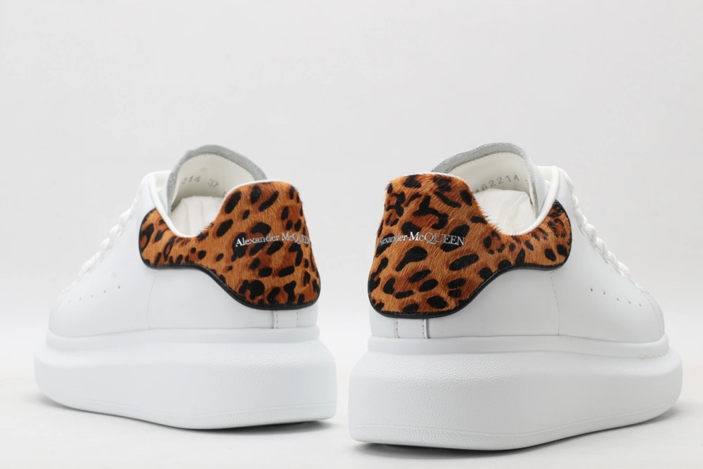 Durable A*exander M*queen Sneaker 3282