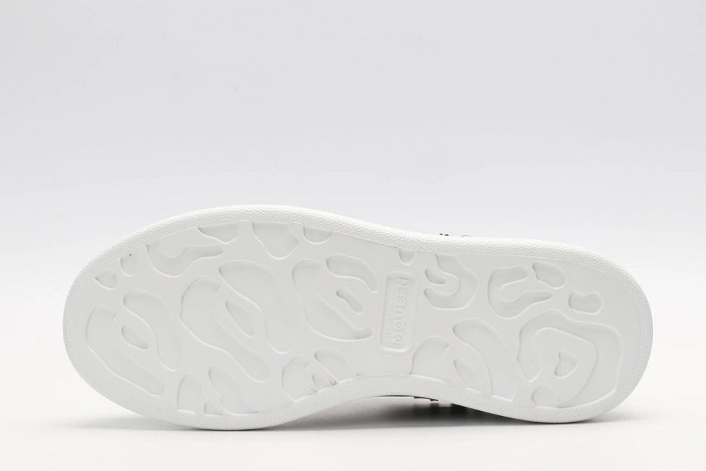 Compact A*exander M*queen Sneaker 3215