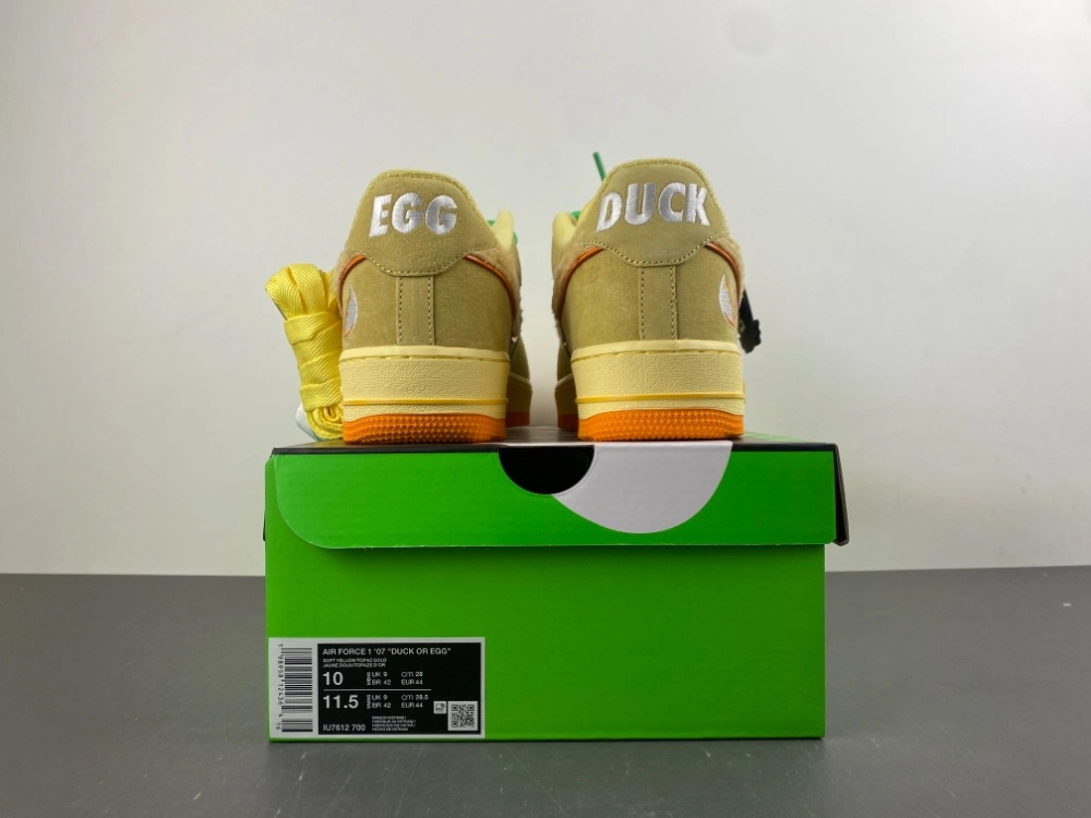 Air Force 1 Low Ducks of a Feather University of Oregon Duck or Egg IU7612- Vibrant 704