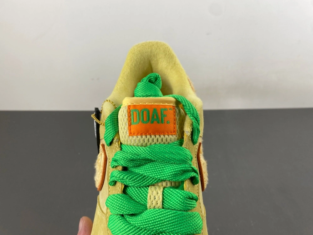 Air Force 1 Low Ducks of a Feather University of Oregon Duck or Egg IU7612- Vibrant 704