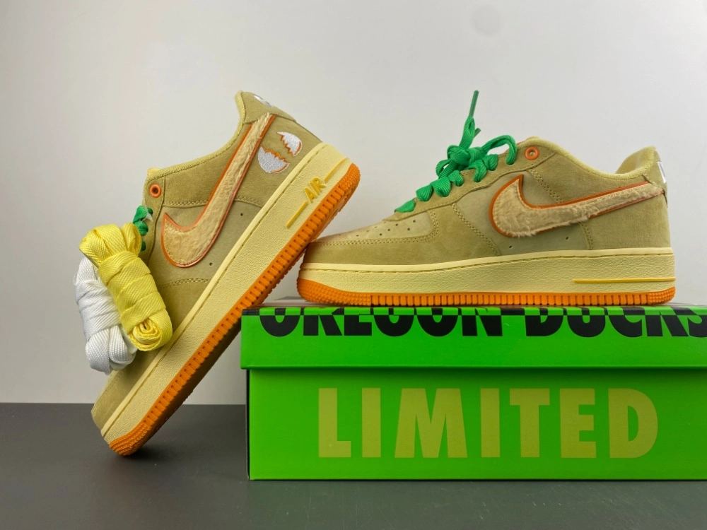 Air Force 1 Low Ducks of a Feather University of Oregon Duck or Egg IU7612- Vibrant 704