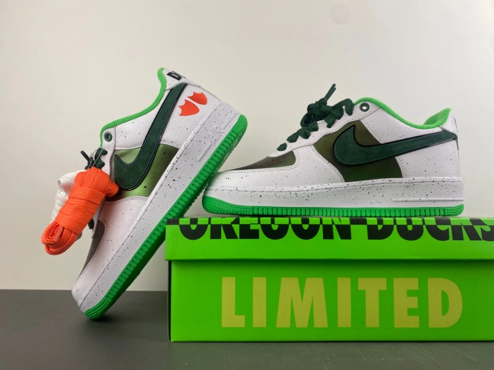 ComfortFit Air Force 1 Low Ducks of a Feather University of Oregon Egg or Duck IU7613- 702