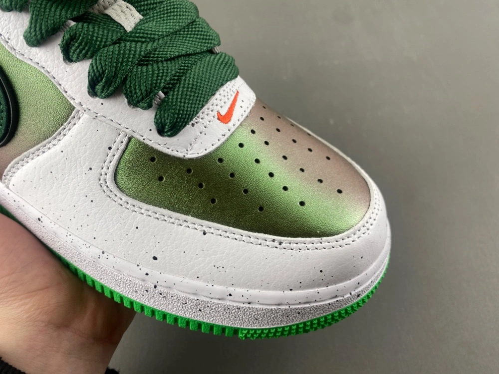 ComfortFit Air Force 1 Low Ducks of a Feather University of Oregon Egg or Duck IU7613- 702