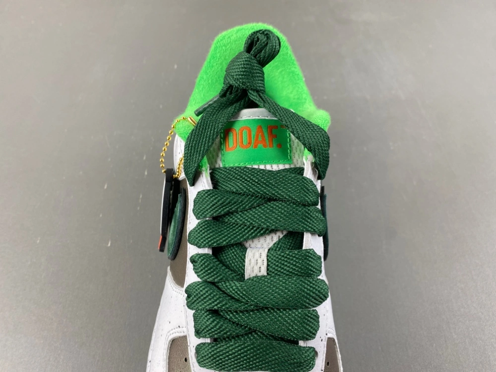 ComfortFit Air Force 1 Low Ducks of a Feather University of Oregon Egg or Duck IU7613- 702