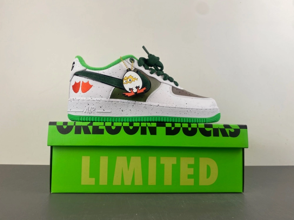 ComfortFit Air Force 1 Low Ducks of a Feather University of Oregon Egg or Duck IU7613- 702