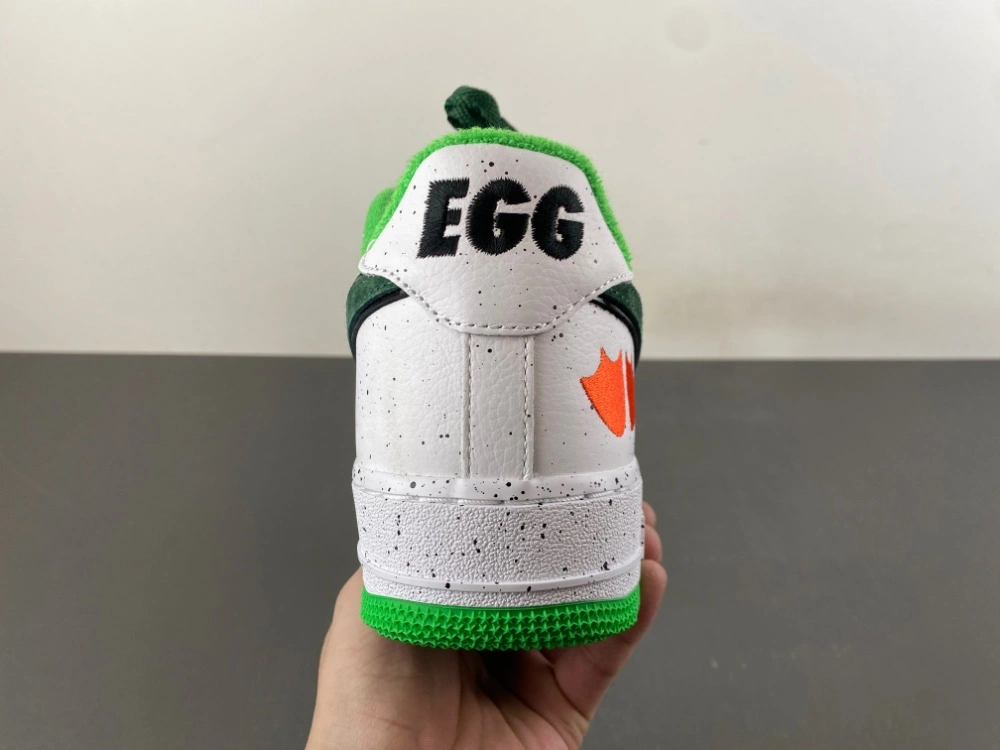 ComfortFit Air Force 1 Low Ducks of a Feather University of Oregon Egg or Duck IU7613- 702