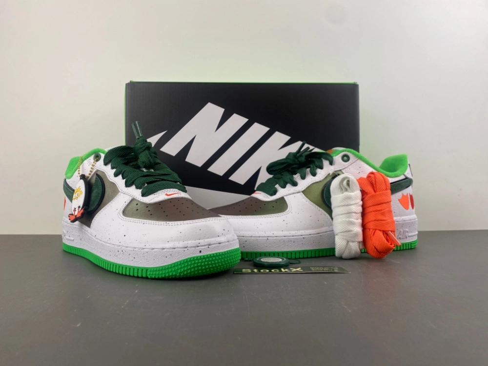 ComfortFit Air Force 1 Low Ducks of a Feather University of Oregon Egg or Duck IU7613- 702