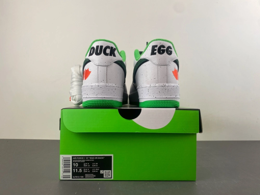 ComfortFit Air Force 1 Low Ducks of a Feather University of Oregon Egg or Duck IU7613- 702