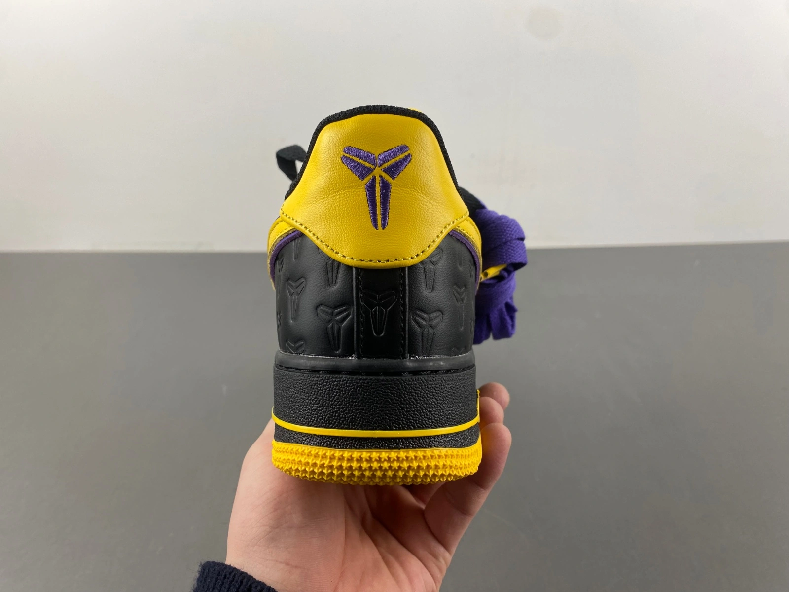 Air Force 1 Low Kobe Bryant Lakers Away HV5122- Durable 710
