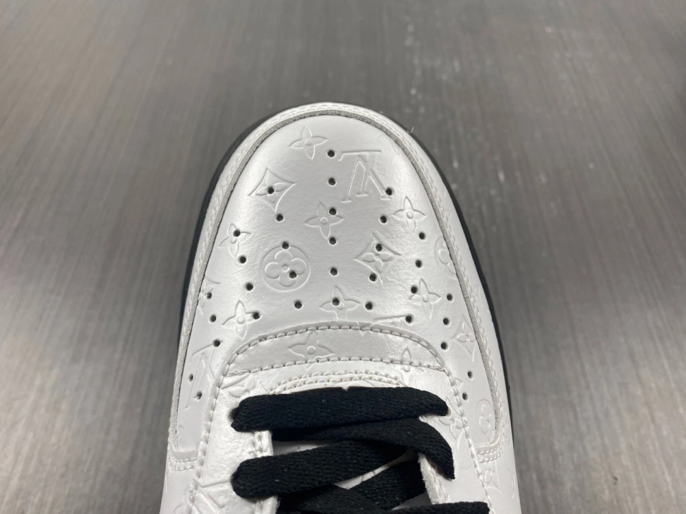 Unique Air Force 1 X L*V special box 4166