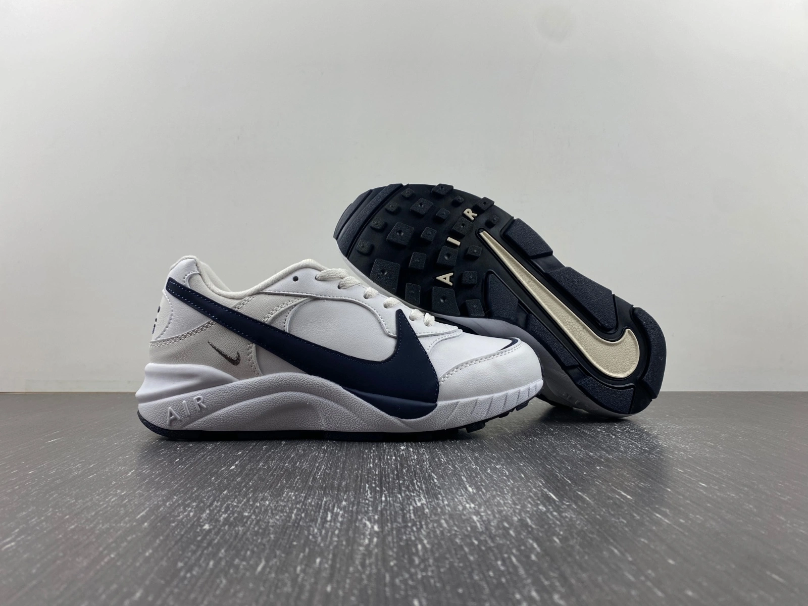 Compact Air Grudge Leather White Black Big Swoosh 602046- 894
