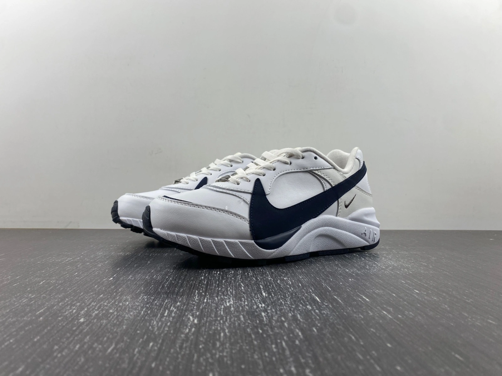 Compact Air Grudge Leather White Black Big Swoosh 602046- 894