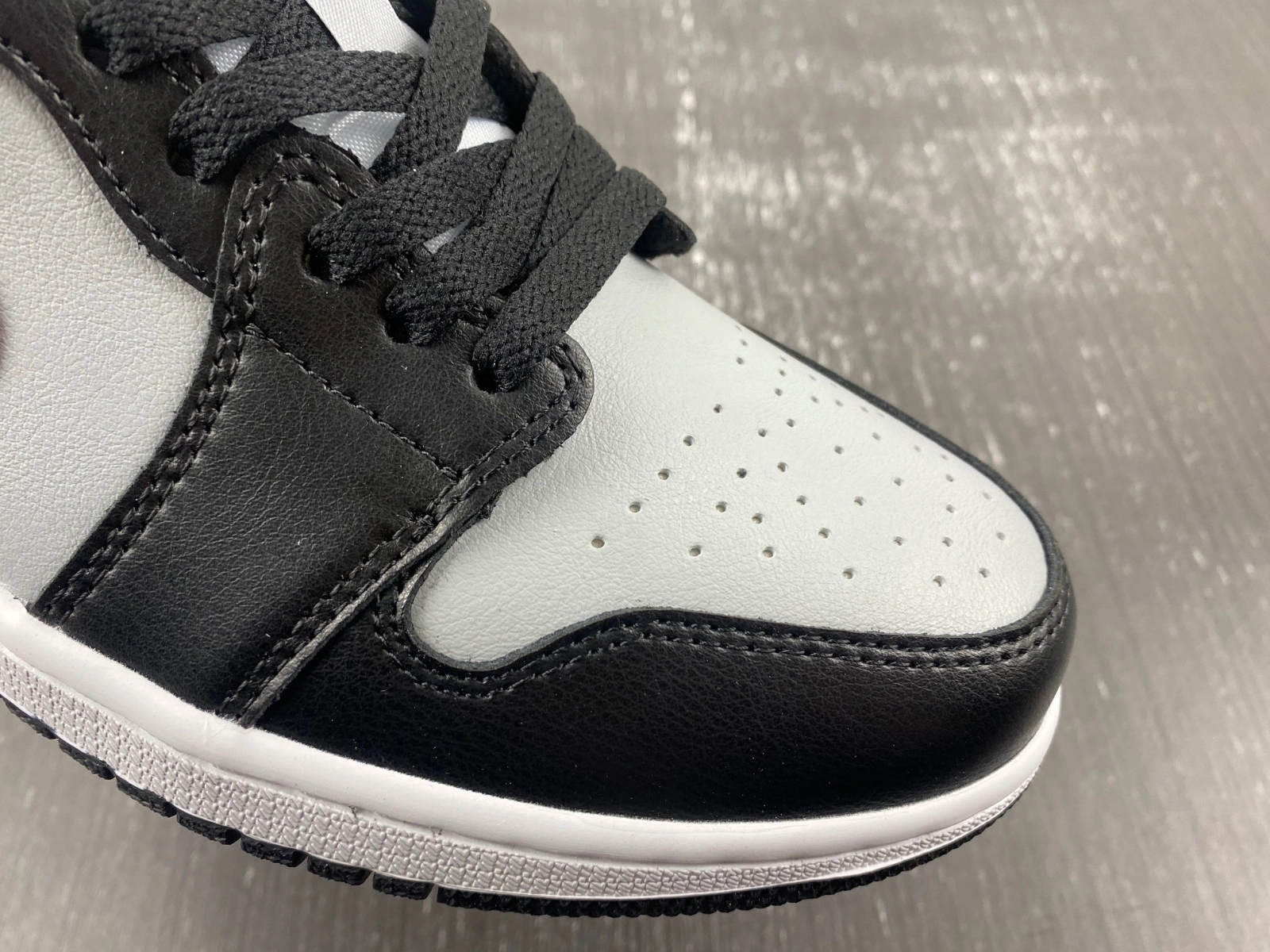 Air Jordan 1 Grey Red Black DC0774- TechFriendly 1444