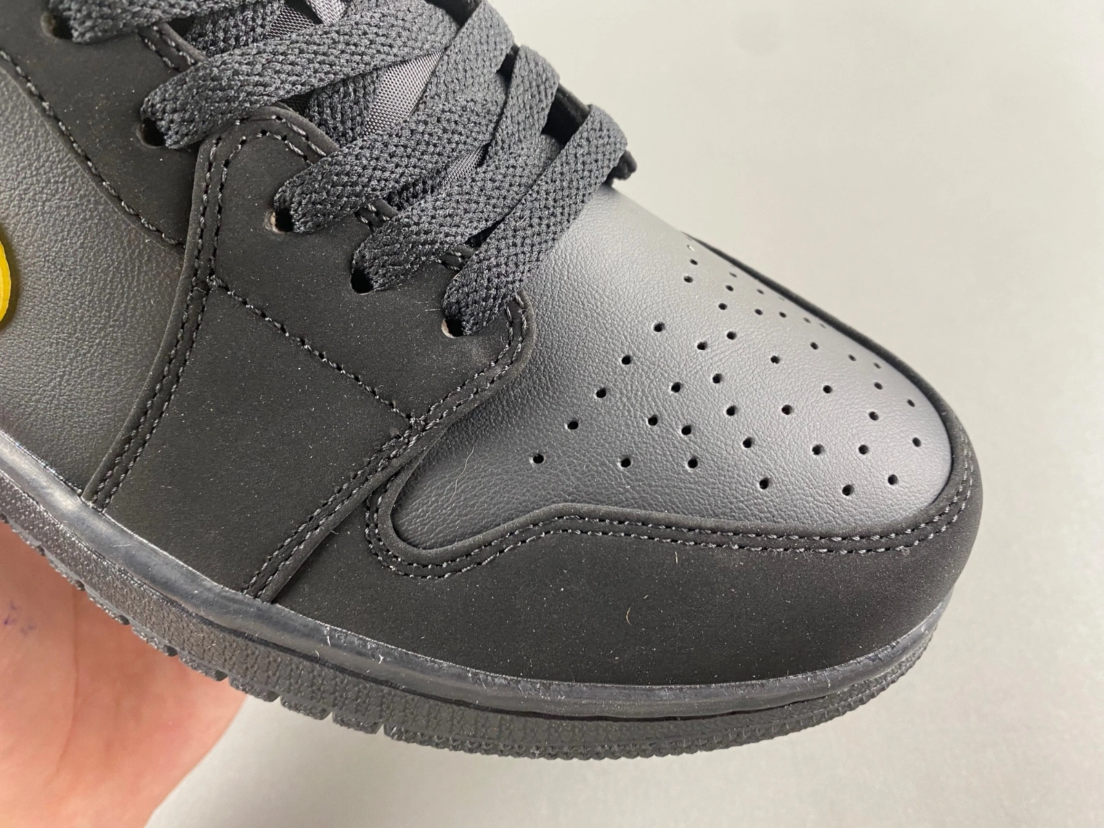 Neat Air Jordan 1 Low Black Gold Swoosh 553558- 1391