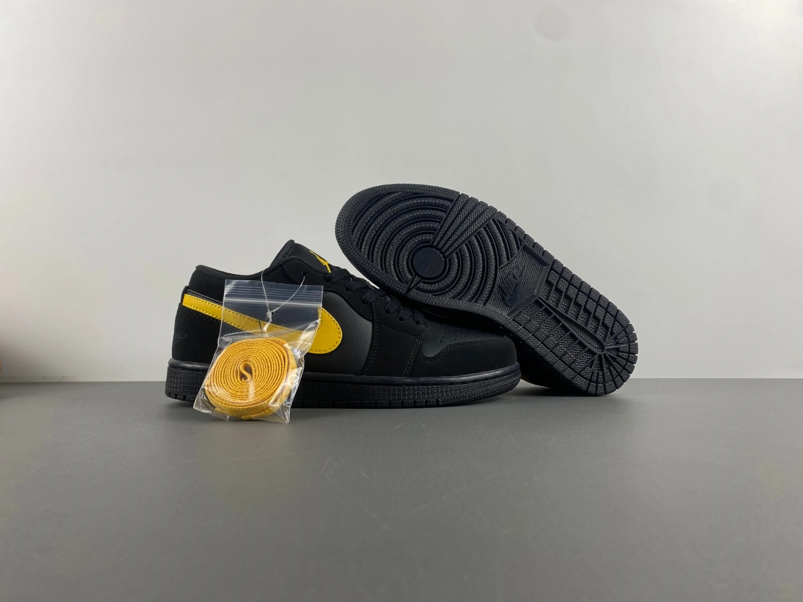 Neat Air Jordan 1 Low Black Gold Swoosh 553558- 1391