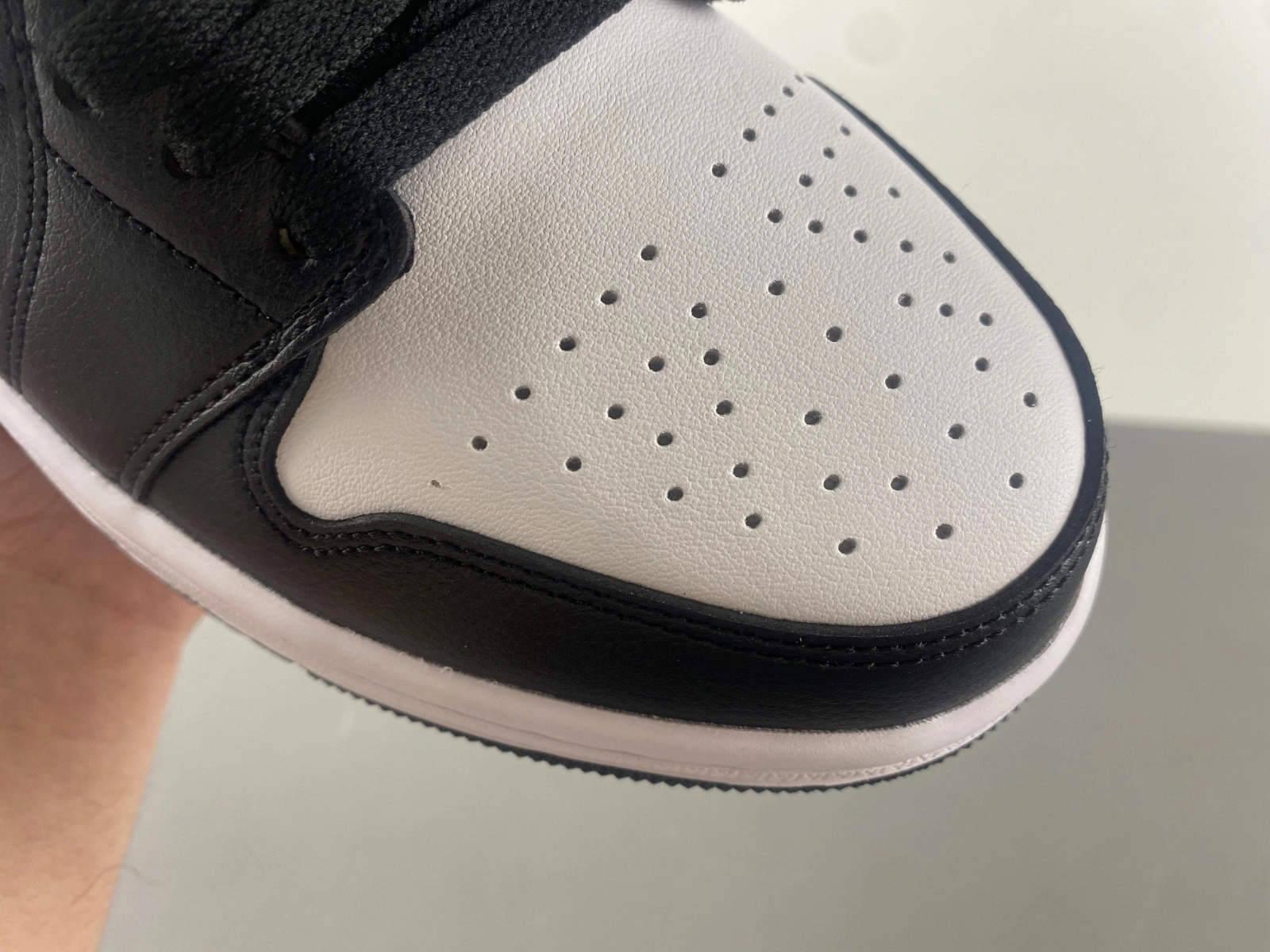 Air Jordan 1 Low Black White 553558- Resilient 1353